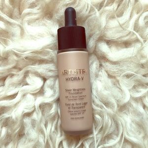 Artistry Hydra-V Sheer Weightless Foundation